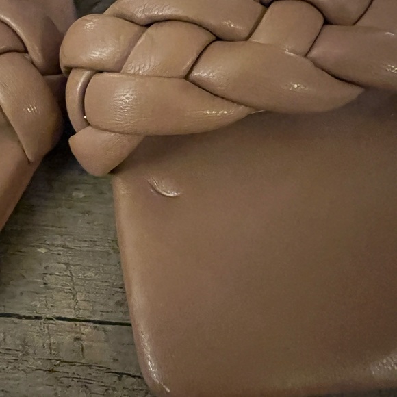 Sandals - Picture 7 of 7